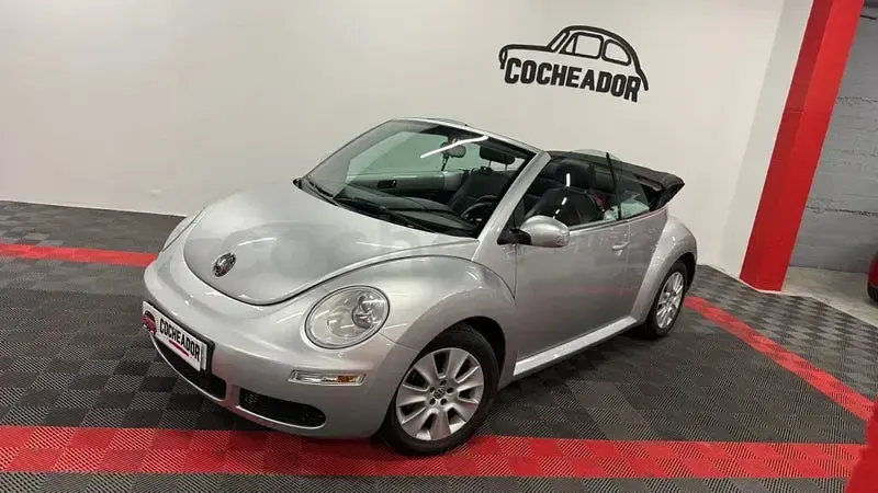 Usado VW New Beetle 115 CV (84 kW) 2009 Gris / plata Utilitario