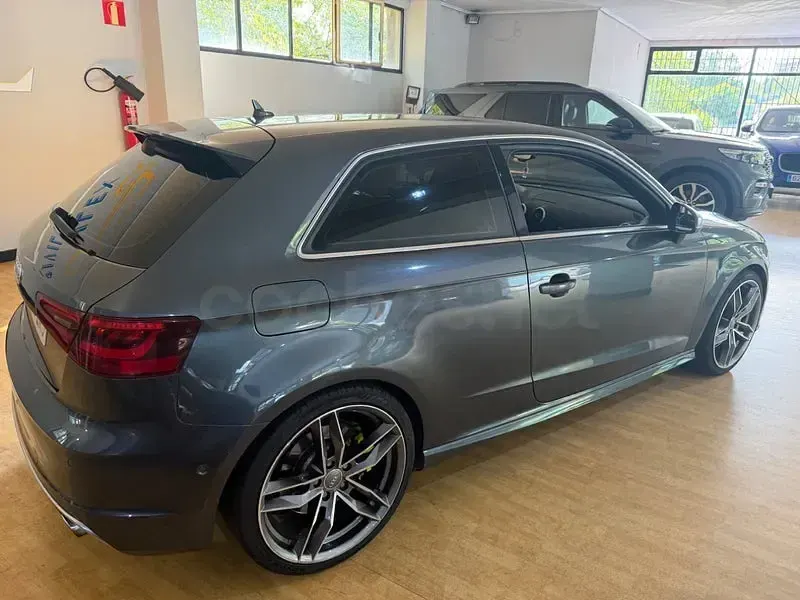 Usado Audi A3 300 CV (220 kW) 2015 Gris / plata Berlina