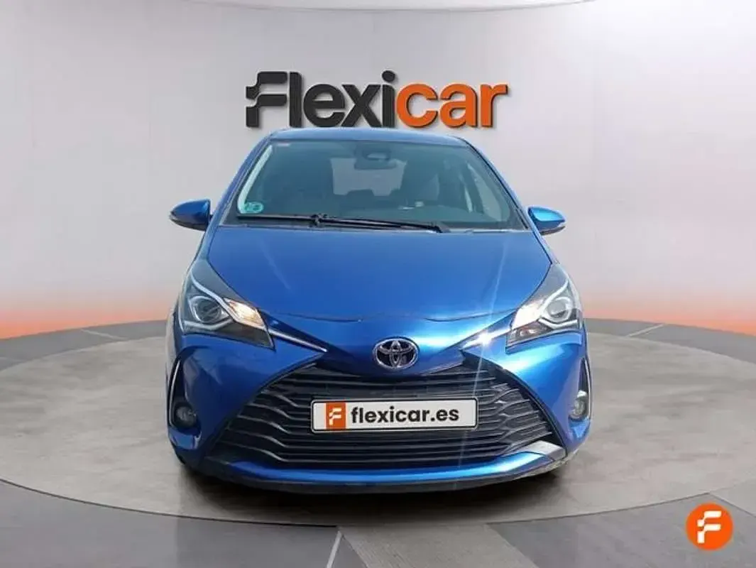 Usado Toyota Yaris Active 69 CV (50 kW) 2019 Azul Utilitario