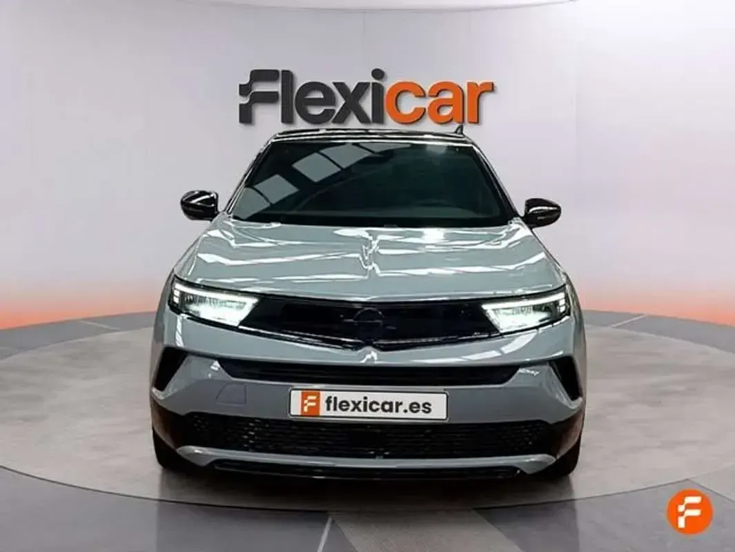 Usado Opel Mokka 136 CV (100 kW) 2025 Gris SUV