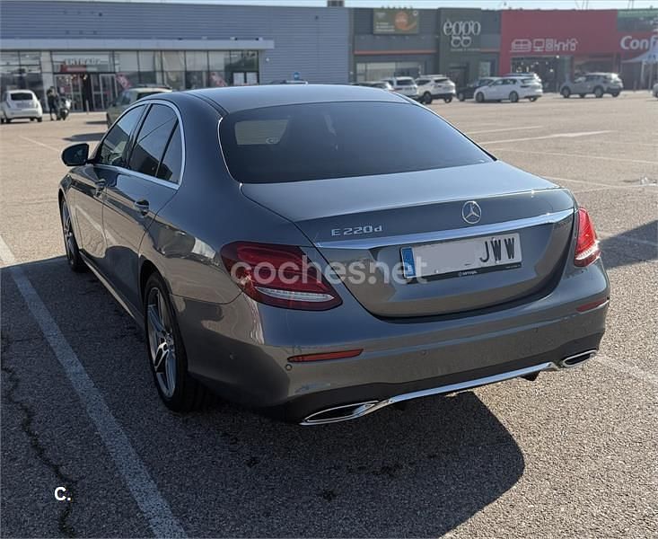 Usado Mercedes E220 194 CV (142 kW) 2017 Gris / plata Berlina