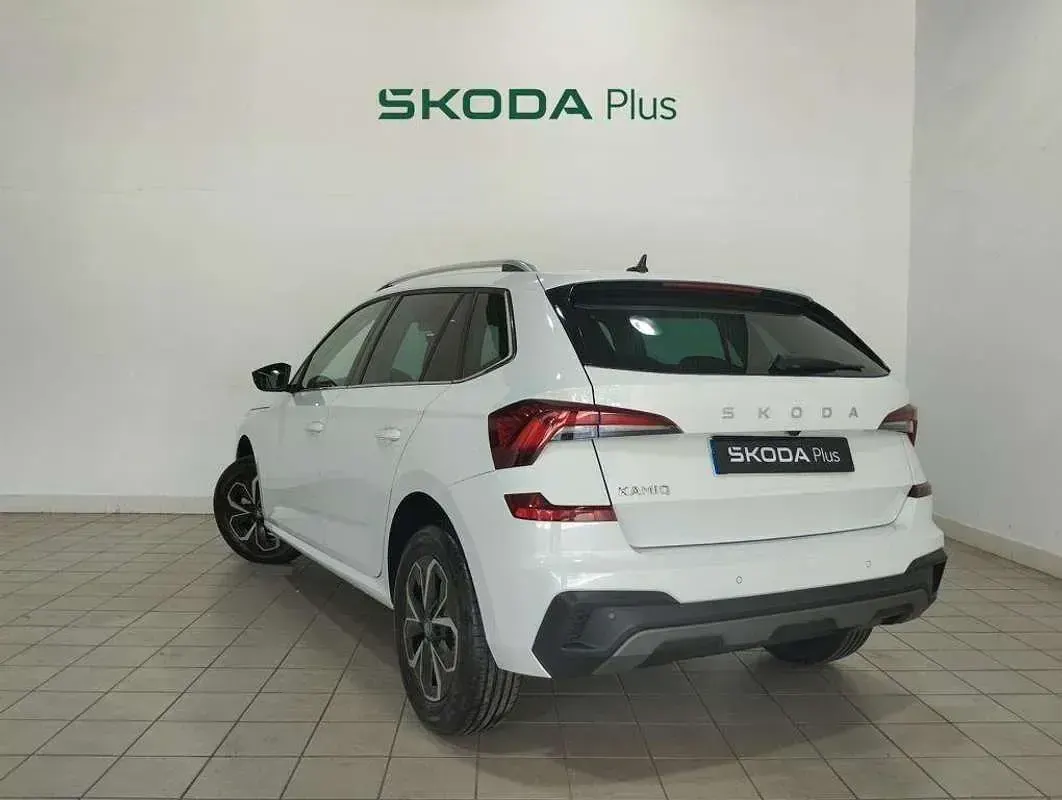 Usado Skoda Kamiq Selection 116 CV (85 kW) 2025 Blanco SUV