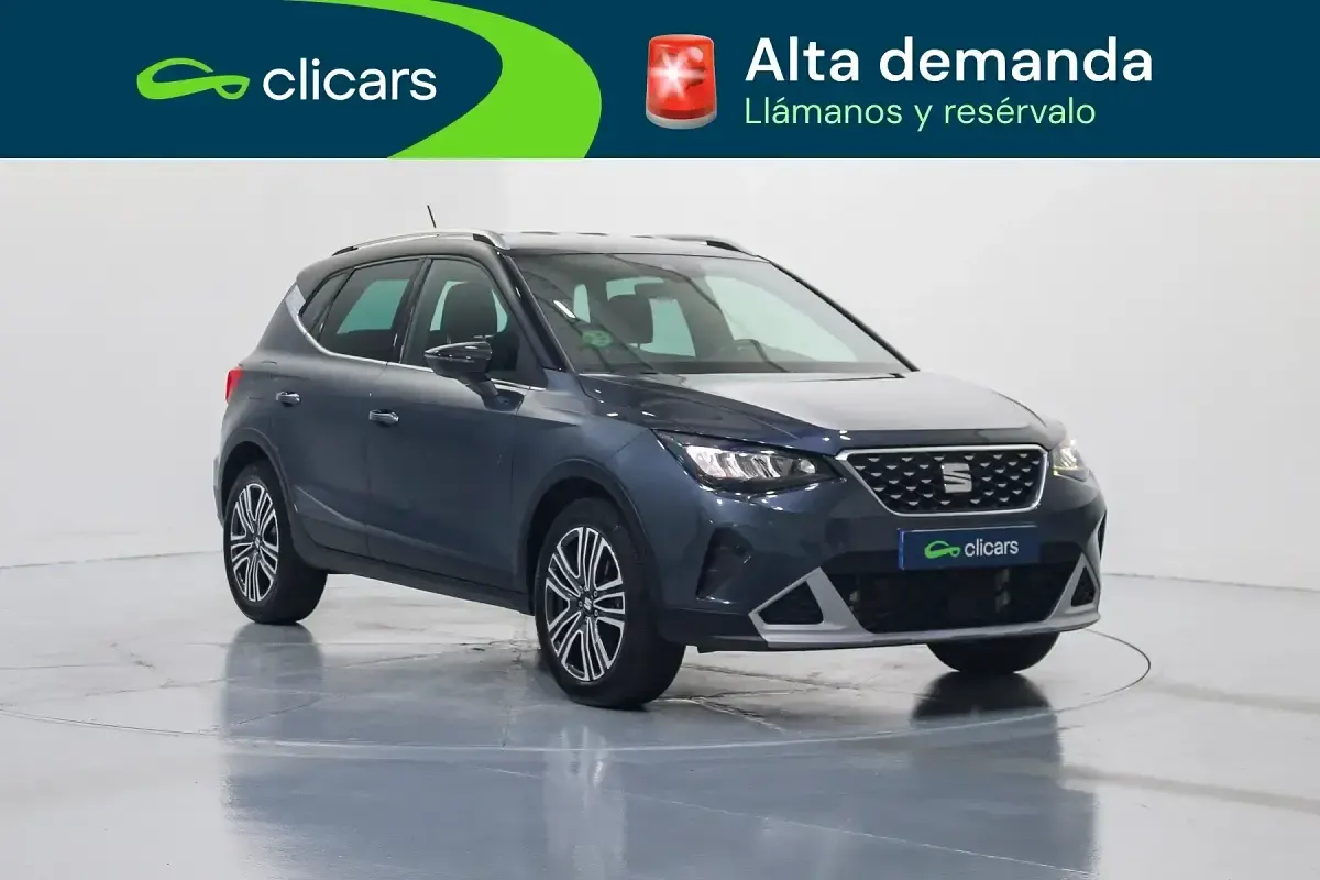 Usado Seat Arona Xperience 116 CV (85 kW) 2025 Gris / plata SUV