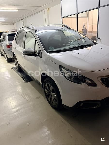 Usado Peugeot 2008 Style 82 CV (60 kW) 2017 Blanco SUV