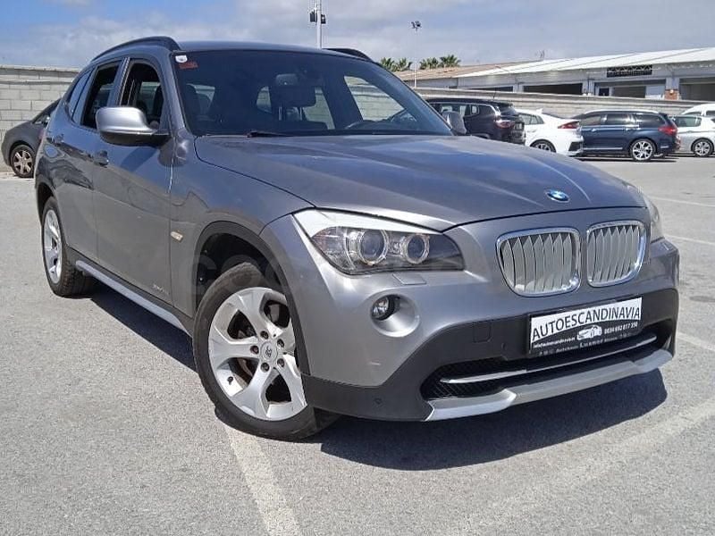 Usado BMW X1 Comfort Edition 143 HP (105 kW) 2010 Cinzento SUV