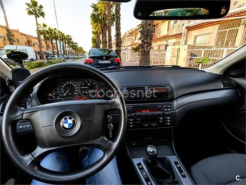 Usado BMW 318 143 CV (105 kW) 2005 Azul Berlina