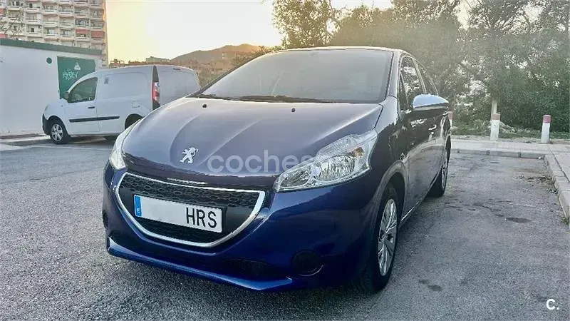 Usado Peugeot 208 Active 68 CV (50 kW) 2013 Azul Utilitario