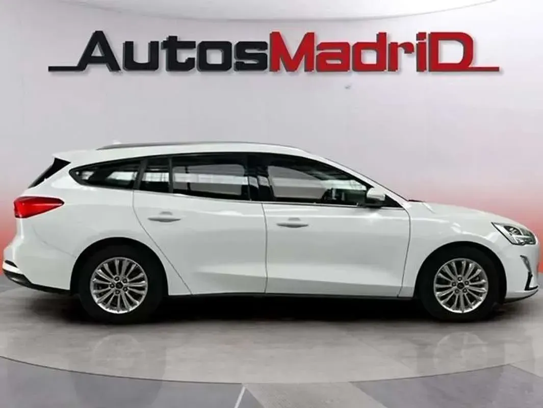 Usado Ford Focus Titanium 120 CV (88 kW) 2021 Blanco Utilitario