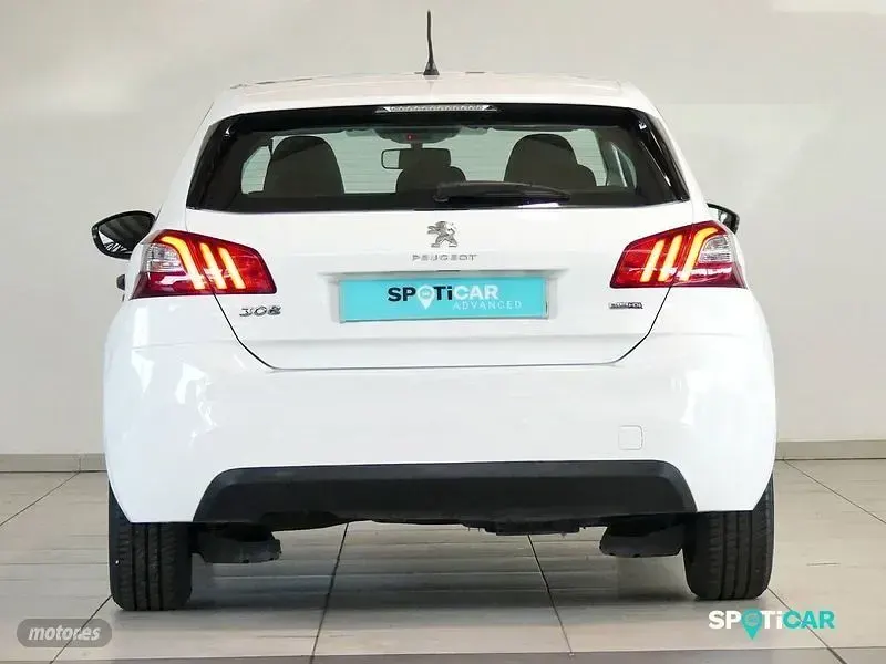 Usado Peugeot 308 Access 100 CV (73 kW) 2017 Blanco Berlina