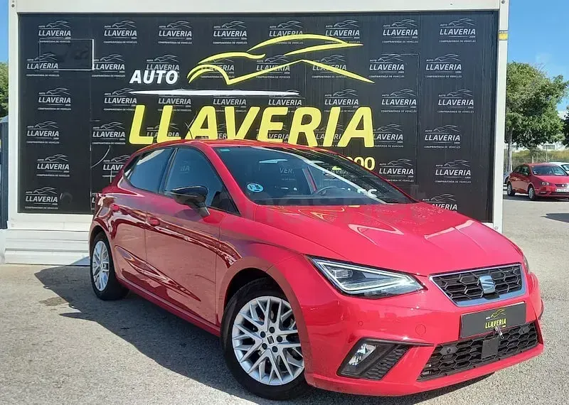 Usado Seat Ibiza FR 110 CV (80 kW) 2022 Rojo Utilitario