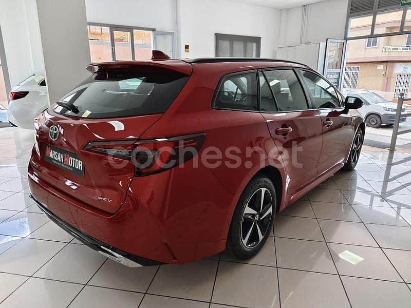 Nuevo Toyota Corolla Active 140 CV (102 kW) 2025 Rojo Familiar