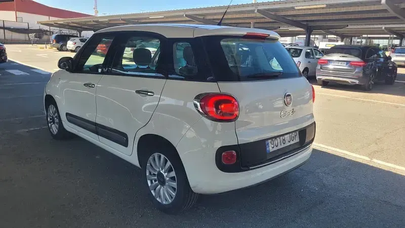 Usado Fiat 500L Trekking 85 CV (62 kW) 2015 Blanco Monovolumen