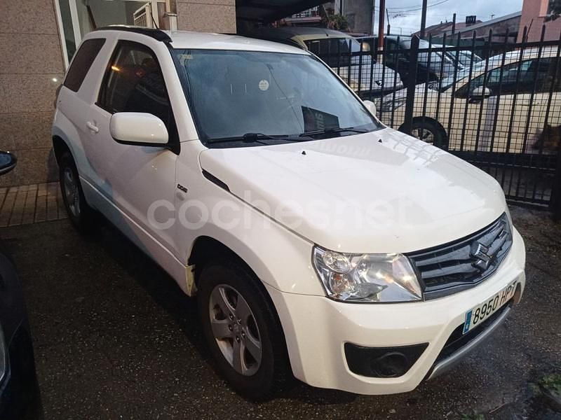 Blanco Usado 2013 Suzuki Grand Vitara SUV | 11.900 € - Imagen 1/4