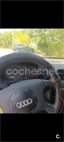 Usado Audi A3 Ambiente 105 CV (77 kW) 2006 Negro Utilitario