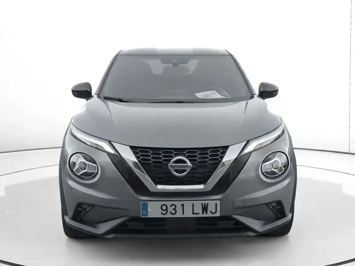 Usado Nissan Juke Tekna 114 CV (83 kW) 2022 Gris / plata SUV