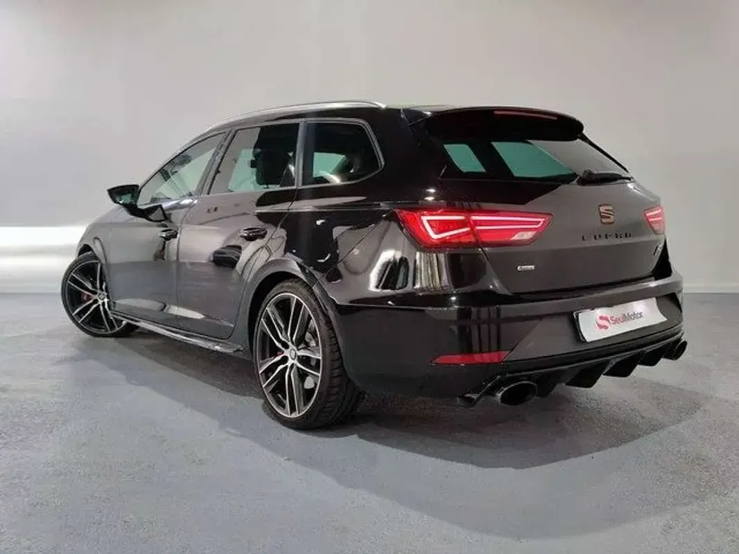 Usado Seat Leon ST 4Drive 300 CV (220 kW) 2019 Negro Familiar