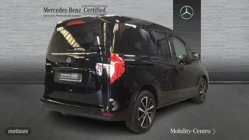 Usado Mercedes T180 115 CV (84 kW) 2024 Negro Monovolumen