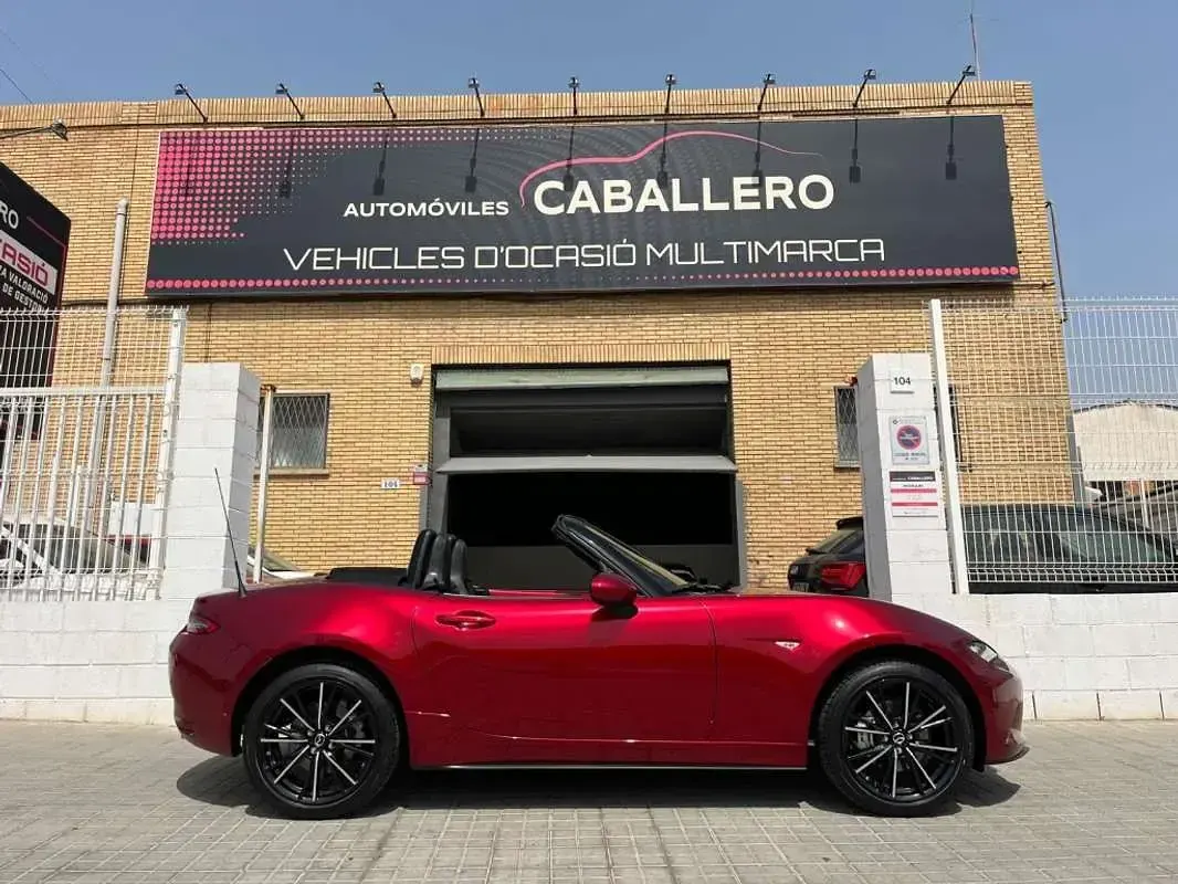 Usado Mazda MX5 Exclusive-Line 184 CV (135 kW) 2025 Rojo Descapotable