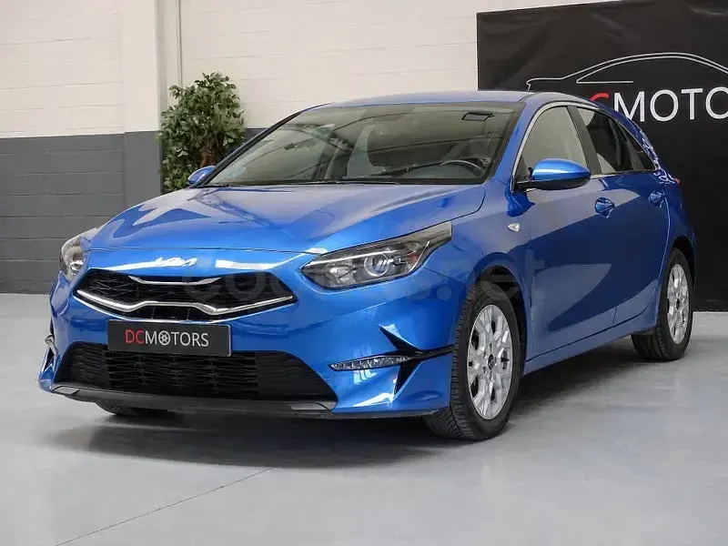 Usado Kia Ceed 120 CV (88 kW) 2024 Blanco Utilitario
