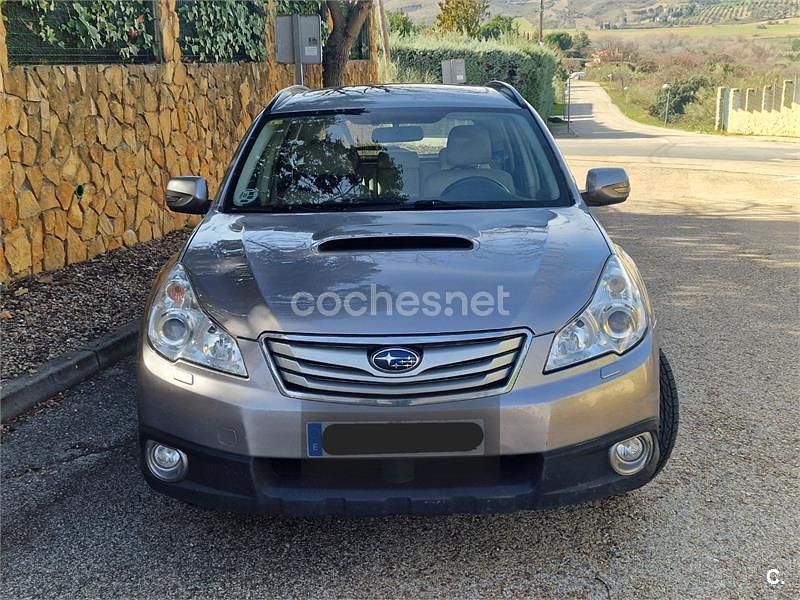 Usado Subaru Outback 150 CV (110 kW) 2009 Gris / plata Familiar