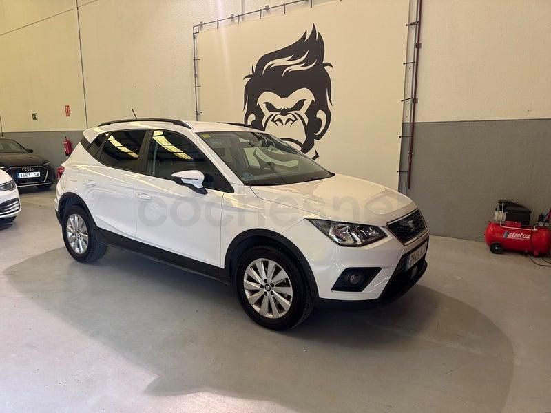 Usado Seat Arona Ecomotive 95 CV (69 kW) 2018 Blanco SUV