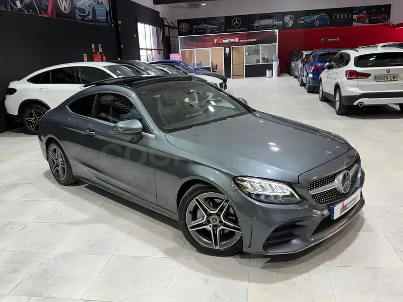 Usado Mercedes C220 194 CV (142 kW) 2019 Gris / plata Coupe