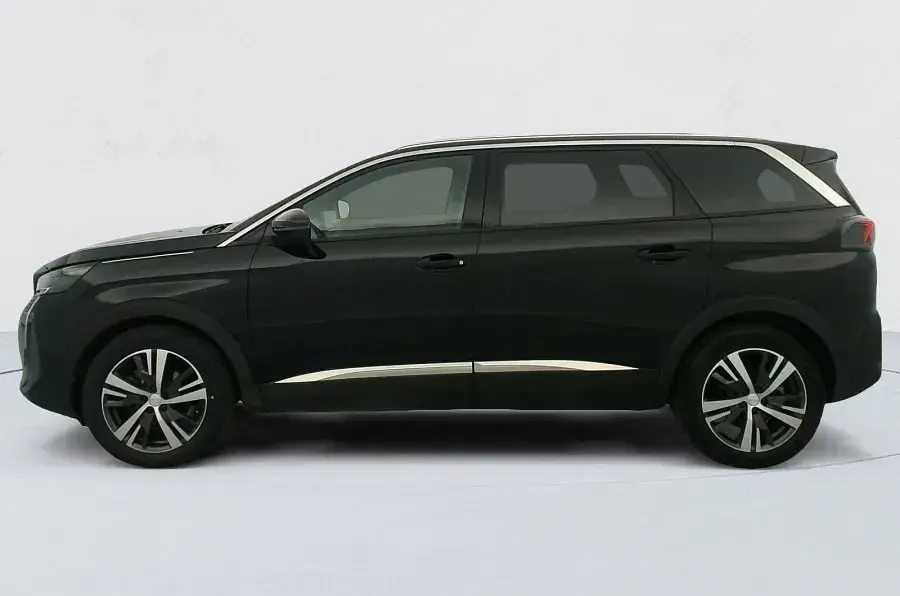Usado Peugeot 5008 Allure 136 CV (100 kW) 2024 SUV