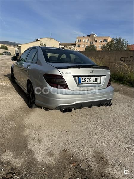 Usado Mercedes C220 Elegance 150 CV (110 kW) 2007 Gris / plata Berlina