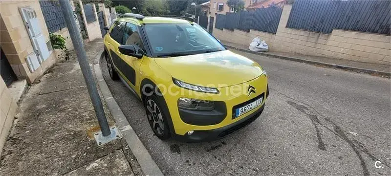 Usado Citroën C4 Feel 82 CV (60 kW) 2015 Amarillo Berlina