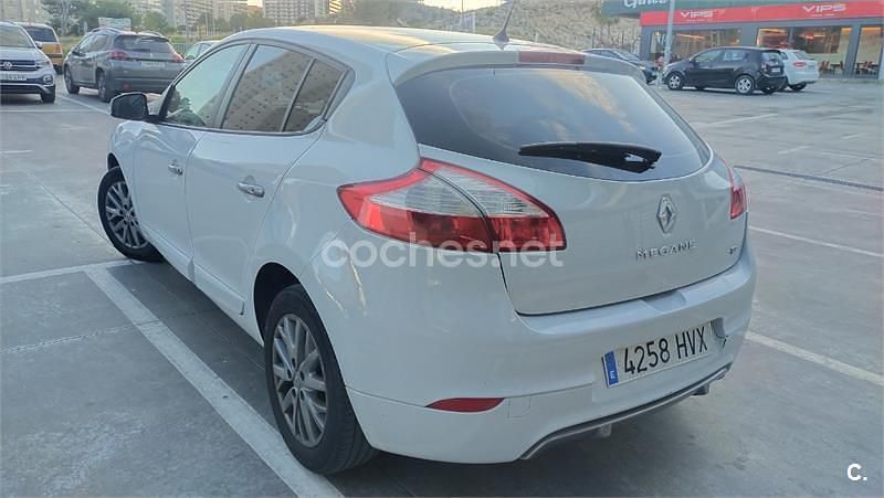 Usado Renault Mégane LIMITED 115 CV (84 kW) 2014 Blanco Berlina
