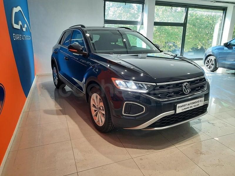 Usado VW T-Roc Life 150 CV (110 kW) 2024 Negro SUV