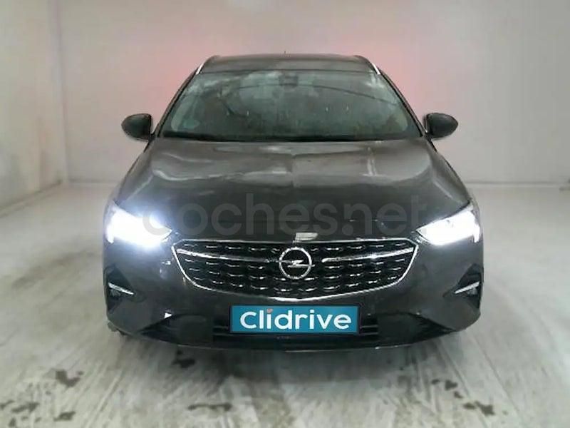 Usado Opel Insignia Business Elegance 174 CV (127 kW) 2021 Gris / plata Familiar