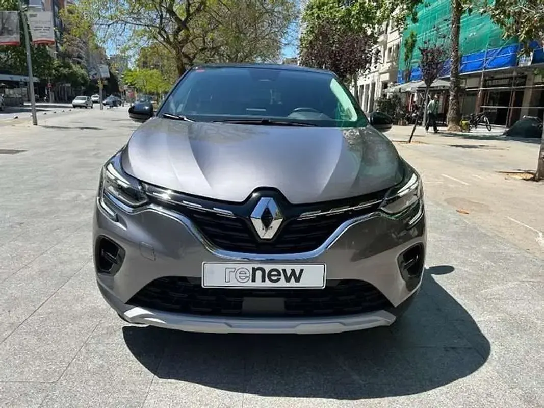 Usado Renault Captur Zen 140 CV (102 kW) 2021 Gris SUV