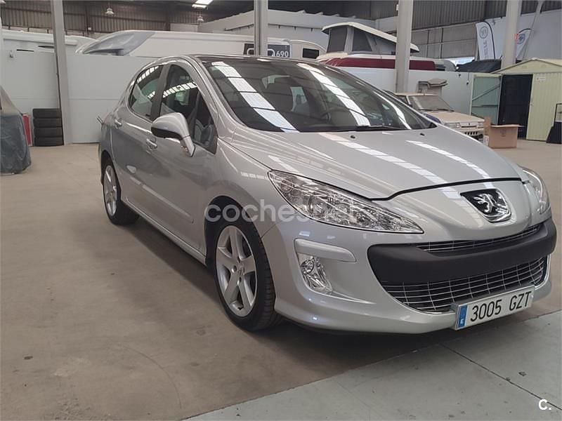 Gris / plata Usado 2010 Peugeot 308 Premium Berlina | 6800 € (Un poco caro) - Imagen 1/4