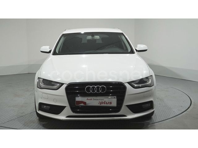 Usado Audi A4 Advanced 143 CV (105 kW) 2012 Blanco Familiar