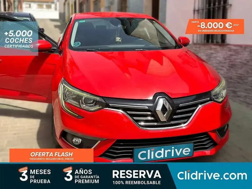 Usado Renault Mégane Zen 110 CV (80 kW) 2017 Rojo Utilitario