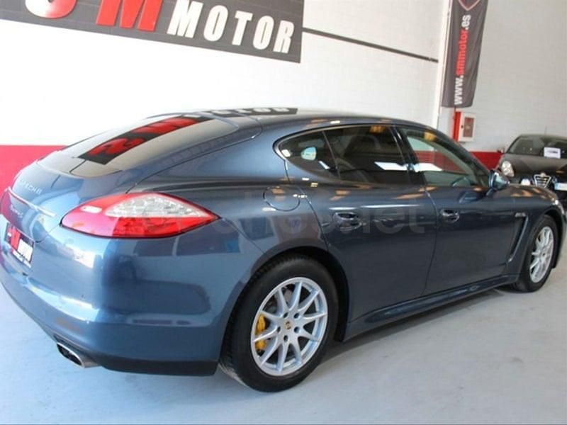 Begagnad Porsche Panamera 250 HK (183 kW) 2011 Blå Halvkombi