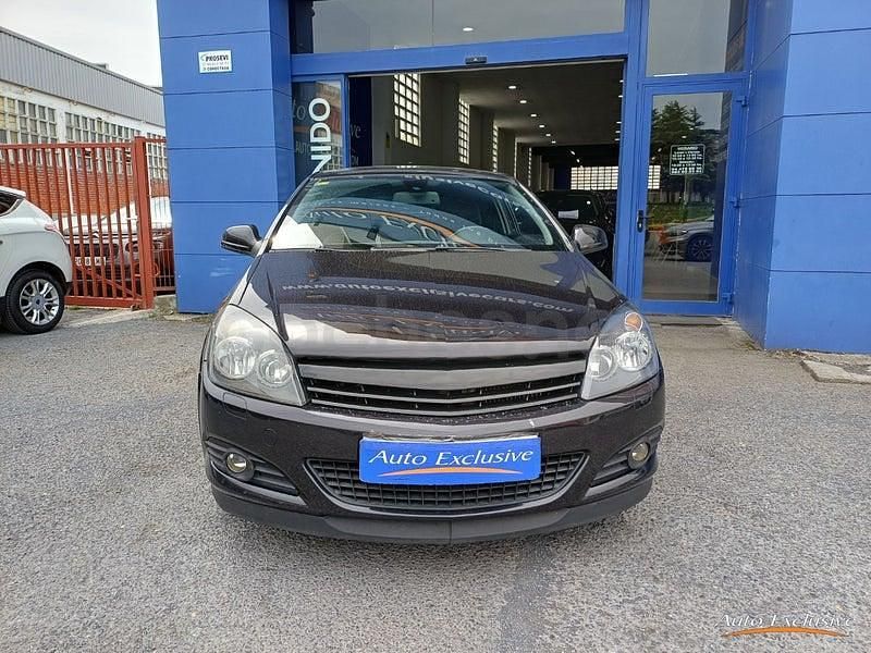 Usado Opel Astra GTC 110 CV (80 kW) 2011 Negro Berlina
