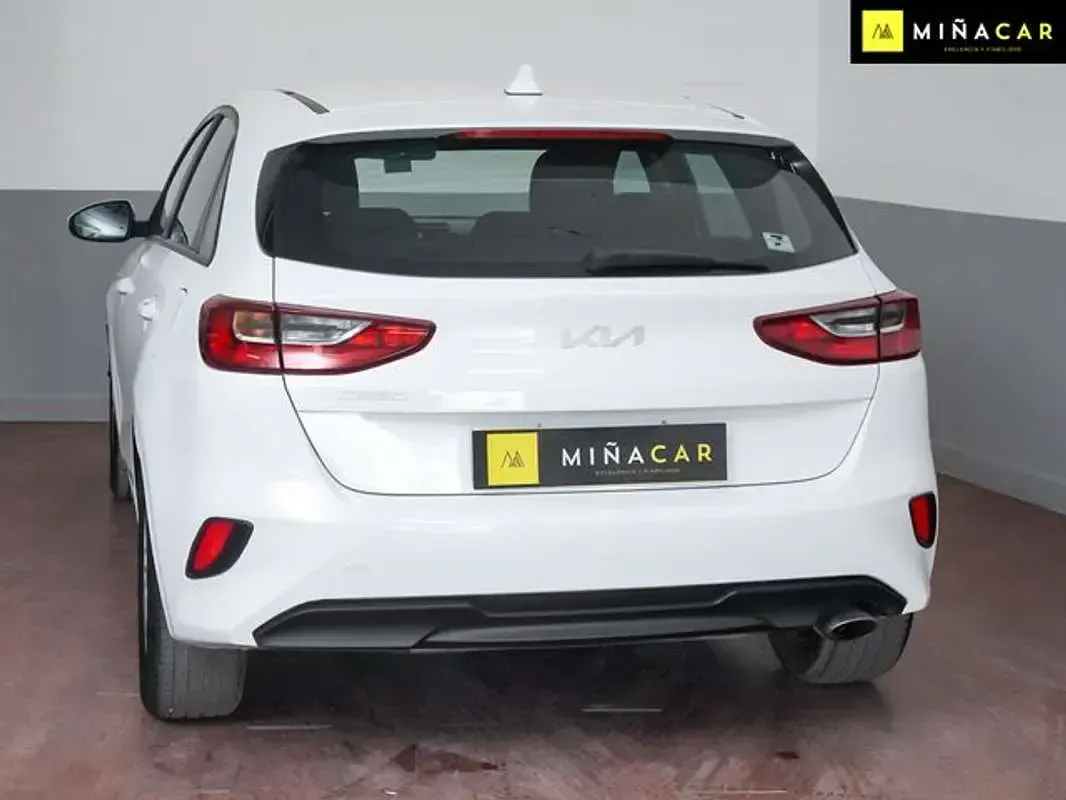 Usado Kia Ceed 101 CV (74 kW) 2022 Blanco Utilitario