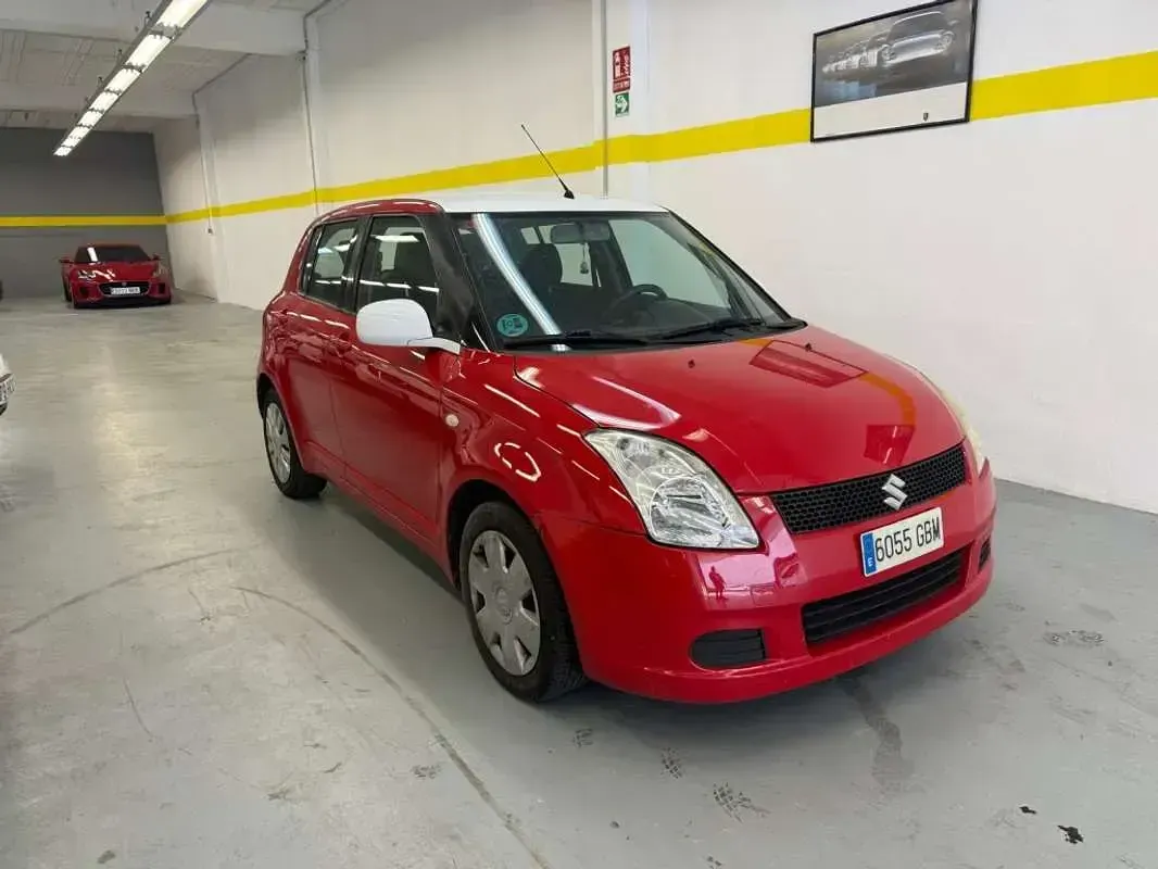 Usado Suzuki Swift GLX 92 CV (67 kW) 2008 Rojo Utilitario
