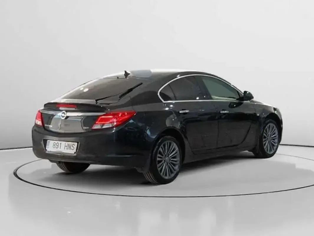 Usado Opel Insignia Excellence 132 CV (97 kW) 2013 Negro Berlina