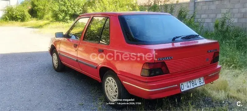 Usado Peugeot 309 65 CV (47 kW) 1993 Rojo Utilitario