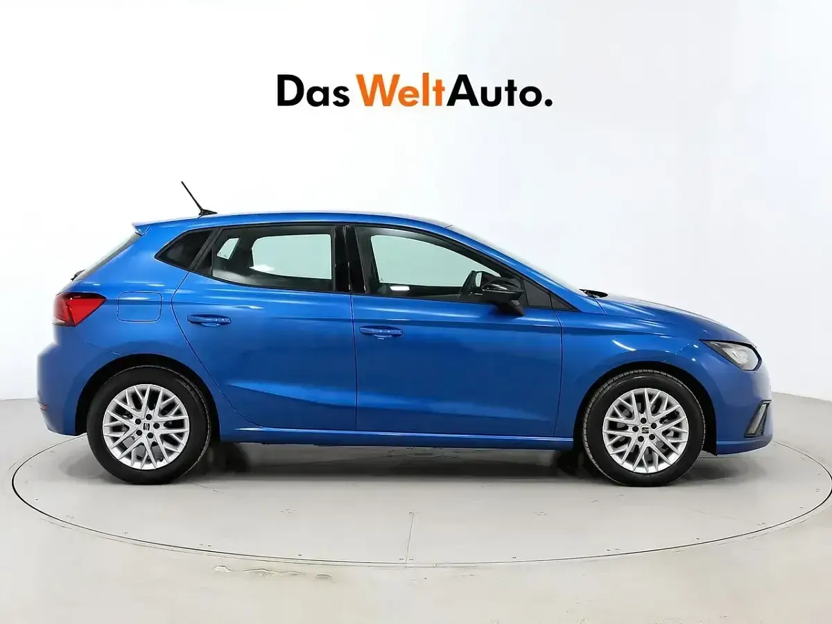 Usado Seat Ibiza FR 115 CV (84 kW) 2025 Azul Utilitario