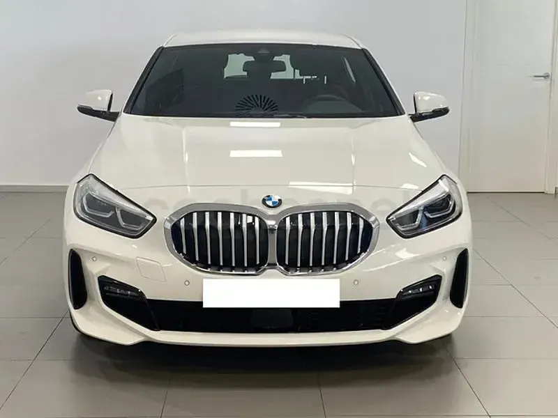 Usado BMW 118 Shadowline 140 CV (102 kW) 2021 Blanco Utilitario