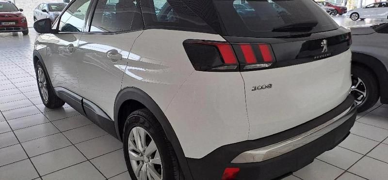 Usado Peugeot 3008 Active 131 CV (96 kW) 2017 Blanco