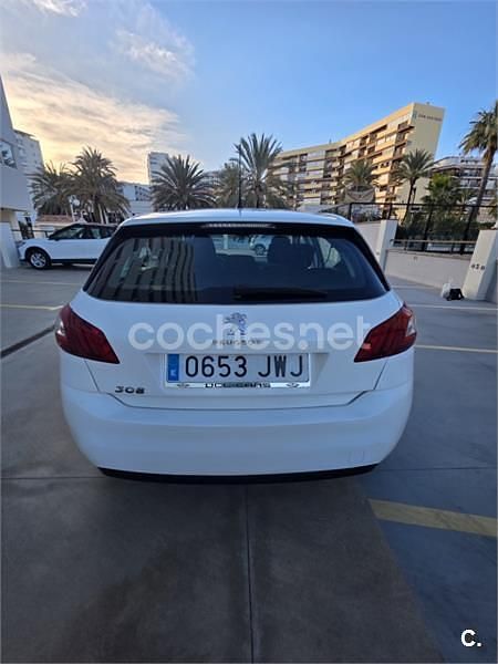 Usado Peugeot 308 Style 100 CV (73 kW) 2017 Blanco Berlina