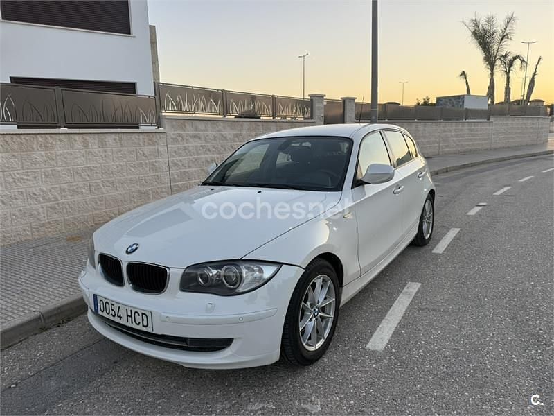 Usado BMW 118 143 CV (105 kW) 2011 Blanco Utilitario