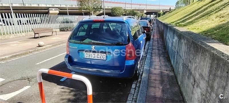 Usado Peugeot 307 110 CV (80 kW) 2004 Azul Familiar