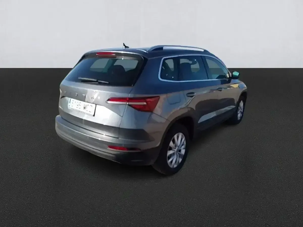 Usado Skoda Karoq Ambition 116 CV (85 kW) 2022 Gris SUV