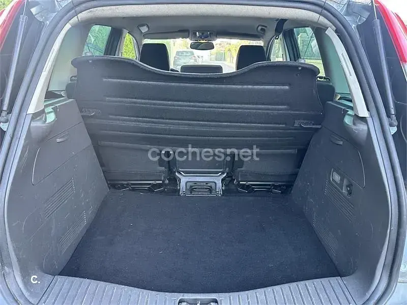 Usado Ford C-MAX Ghia 109 CV (80 kW) 2005 Gris / plata Monovolumen